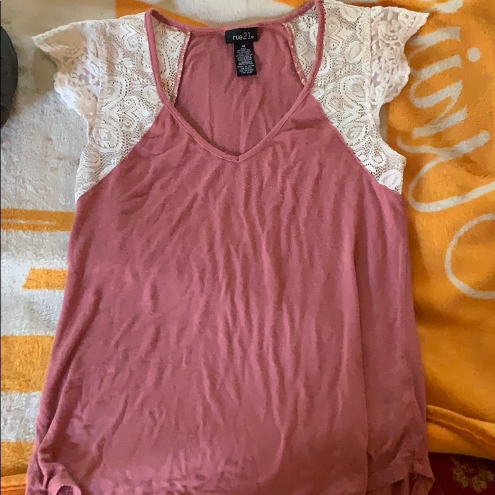 A short sleeve cute rue 21 shirt